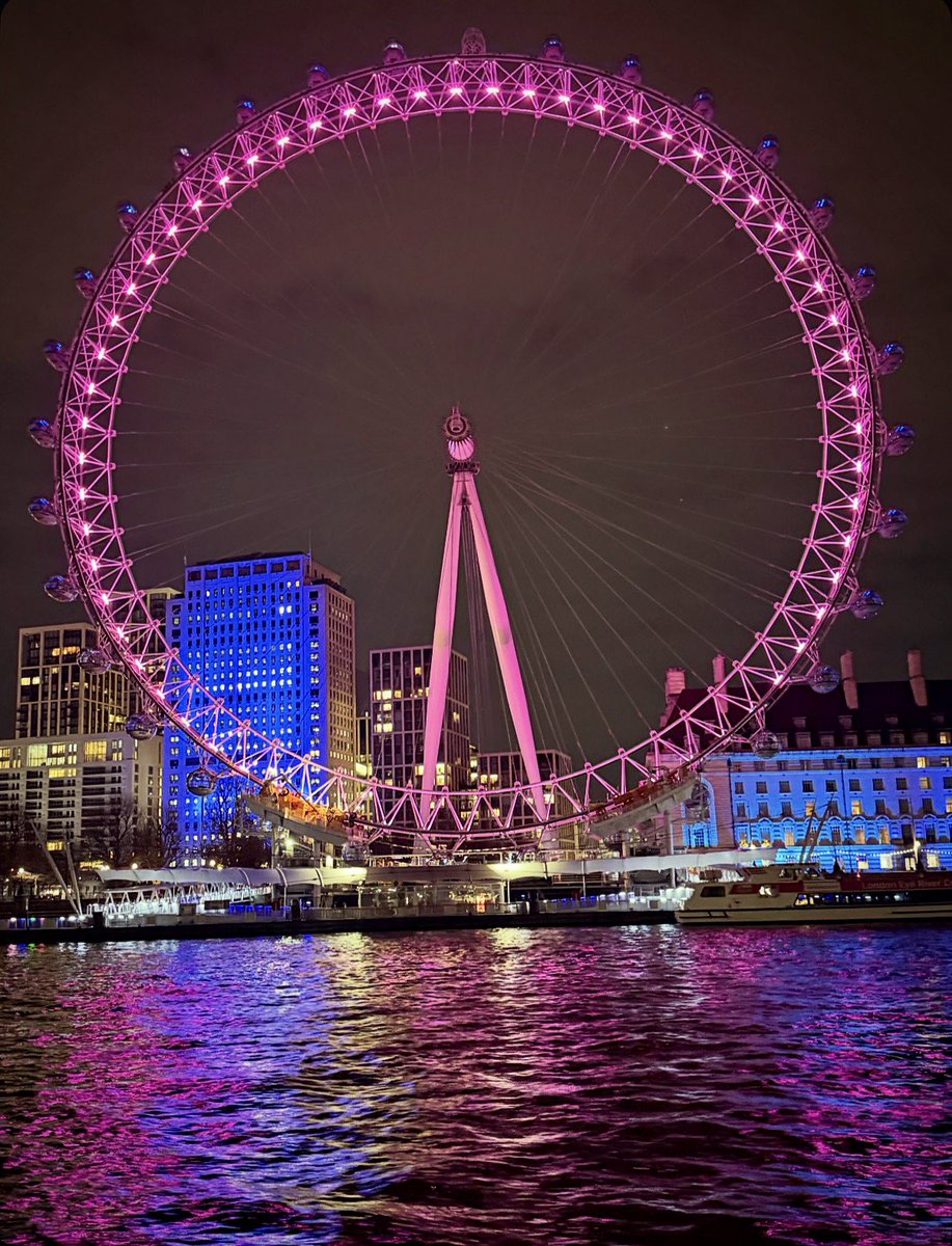 Yay my photography has been published again! 😊
<a href="/NewsShopper/">News Shopper</a> <a href="/TheLondonEye/">The London Eye</a>  #cameraclub #photography #londoneye #london