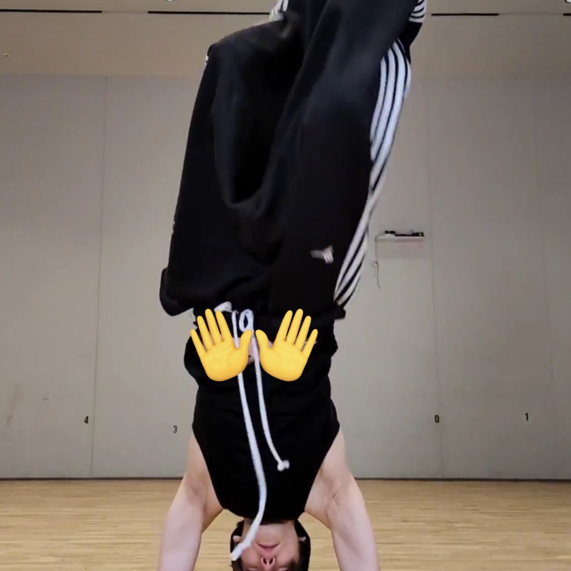 sмɪʟё♡◡̈⃝♡様　1本 前髪でハート作ったけど「🦊これだと向き逆じゃん！なら自分が逆さ