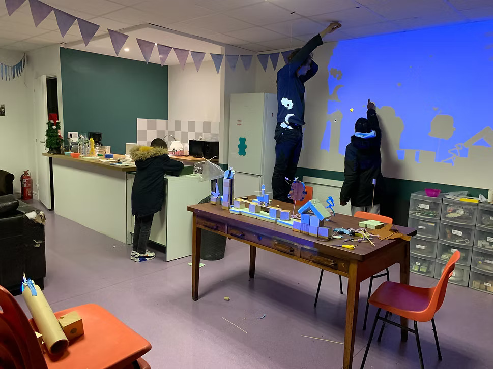 Insteamproject's tweet photo. New edition of ‘Rayon Science’ opens its doors in Paris

https://t.co/E8PsbM1X3b

#STEAMEducation #InclusiveTeaching #ErasmusPlus #educationconference @FDescubre @UniversidadAnd @ualmeria @pleiadi @FeriaCiencia @sensociencia https://t.co/yaTVJ421Fd