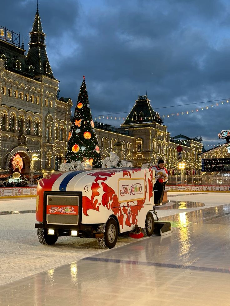 only 8 days until christmas💕🎅🏻🧣🎄