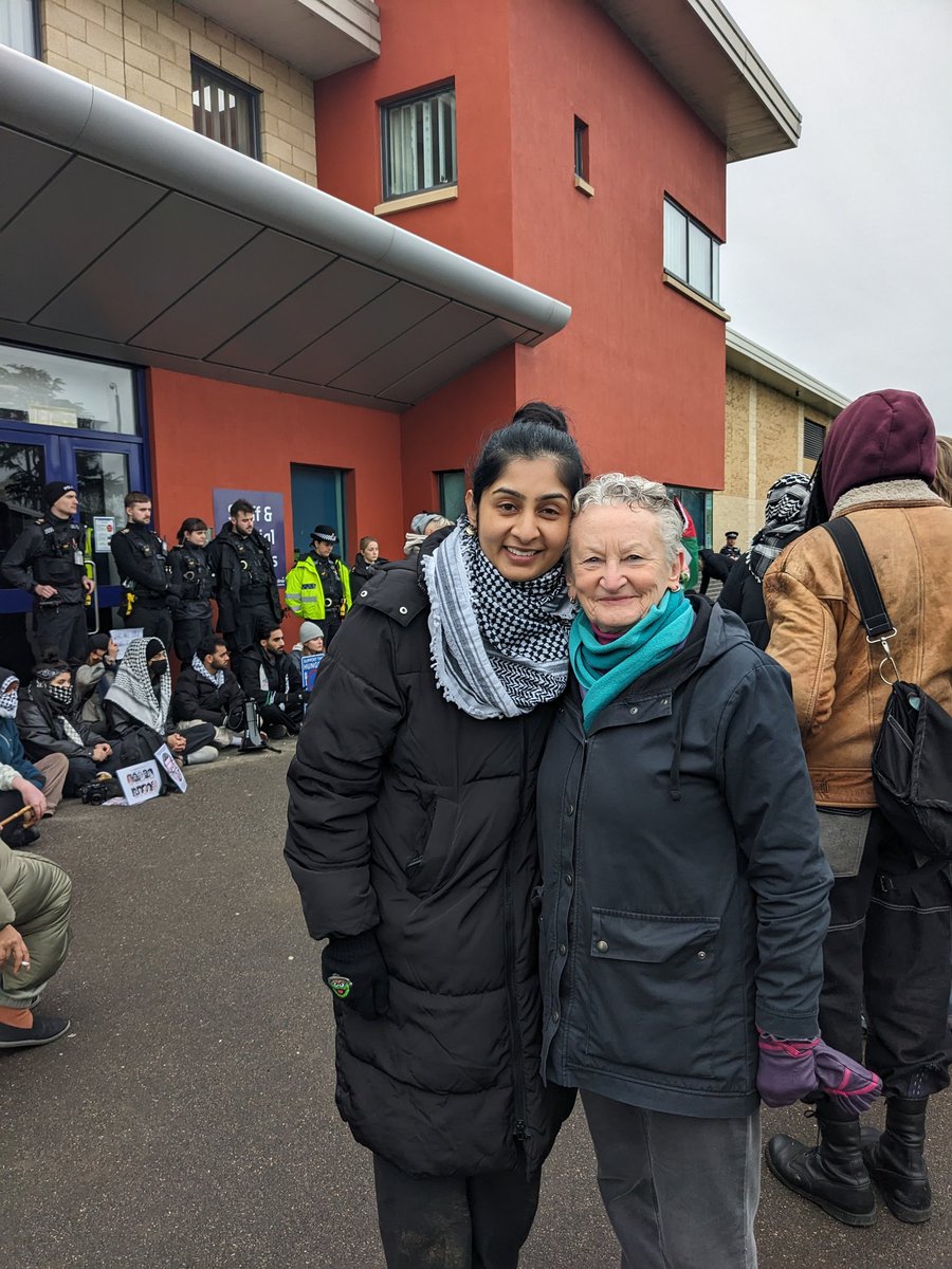 With <a href="/zarahsultana/">Zarah Sultana MP</a> united for justice and human rights. We are at Bronzefield Prison as part of the protest for an *ambulance* for seriously ill hunger striker Qesser Zuhrah.
What on earth does this private prison think it's doing, refusing to get an ambulance??