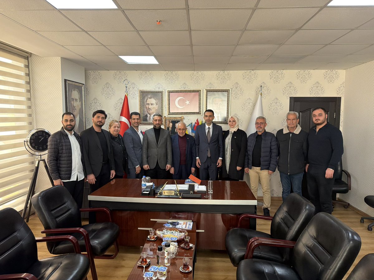 📍 AK Parti Mersin İl Başkanlığı

Önceki Dönem Genel Başkan Yardımcımız ve Teşkilat Başkanımız Sayın Ekrem Erdem, Milletvekili Adayımız Sayın Mustafa Erim ile birlikte İl Başkanlığımızı ziyaret etti.

Gerçekleşen ziyarete; İlçe Başkanımız Sayın Seyidhan Kartal, İlçe Yönetim