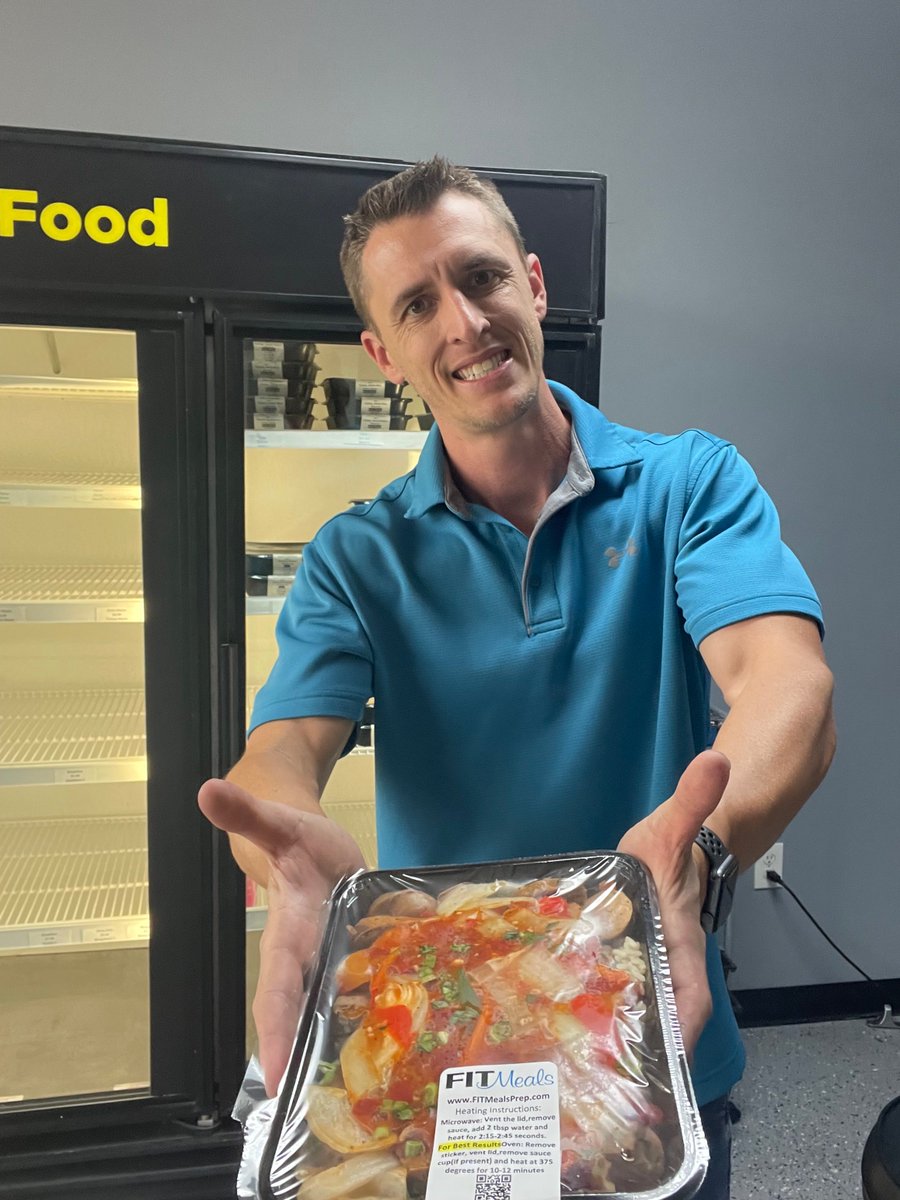 FitMealsPrep's tweet photo. We know life can get busy! Let us take care of your meals so you have one less thing to worry about. Just a minute to place your order today means a week of hassle-free, delicious meals! 

Don't miss today's order deadline at 11:59 pm.
Order here: https://t.co/j7ICQ6TEGF   👈 https://t.co/BjvriFTeYp