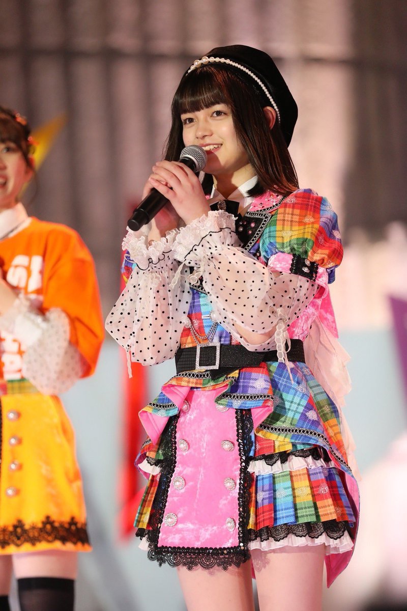 KONKON（感謝） 虹コンに加入してから3年💛*¨*•.¸¸♪ 右も左も分からない状態で初めて