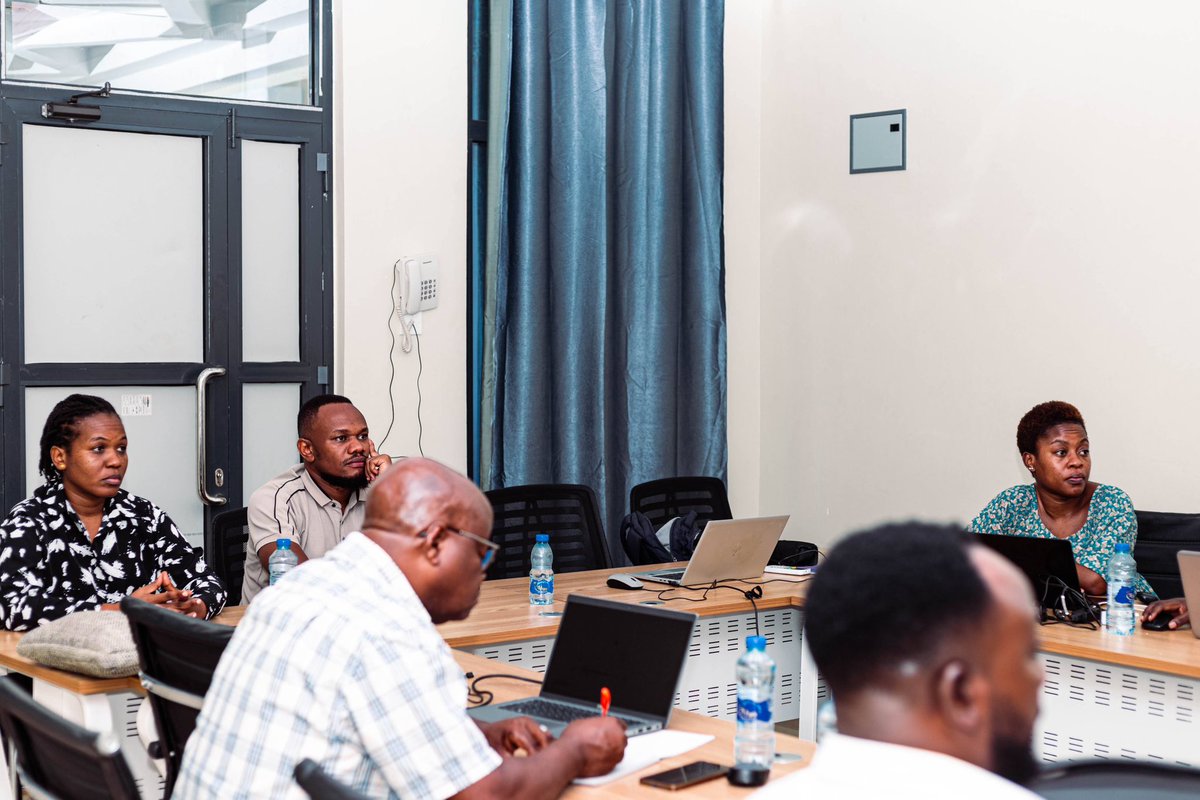 policy forum tweet media