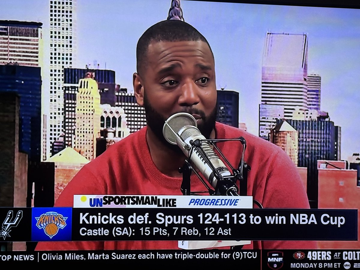 IBRUTHA's tweet photo. @UnSportsESPN why is the stat line for a player on this graphic not on the Knicks!? Umm OG had 28 &amp; 9! WTF 🤬 https://t.co/oA0VFNAmgF
