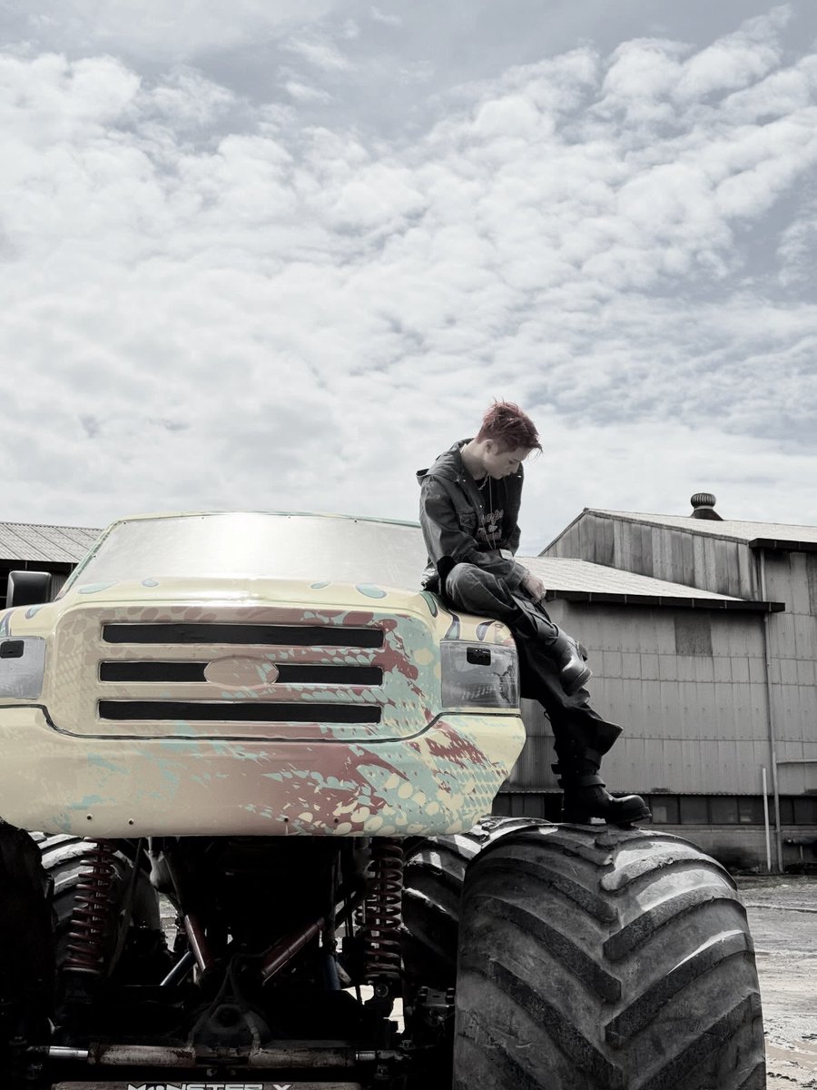 Twildight's tweet image. Get in, I’ll drive, and you chill.