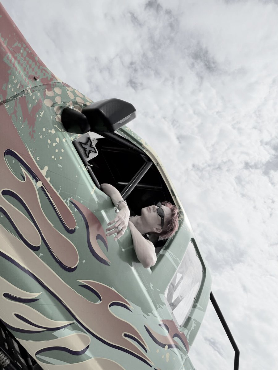 Twildight's tweet image. Get in, I’ll drive, and you chill.