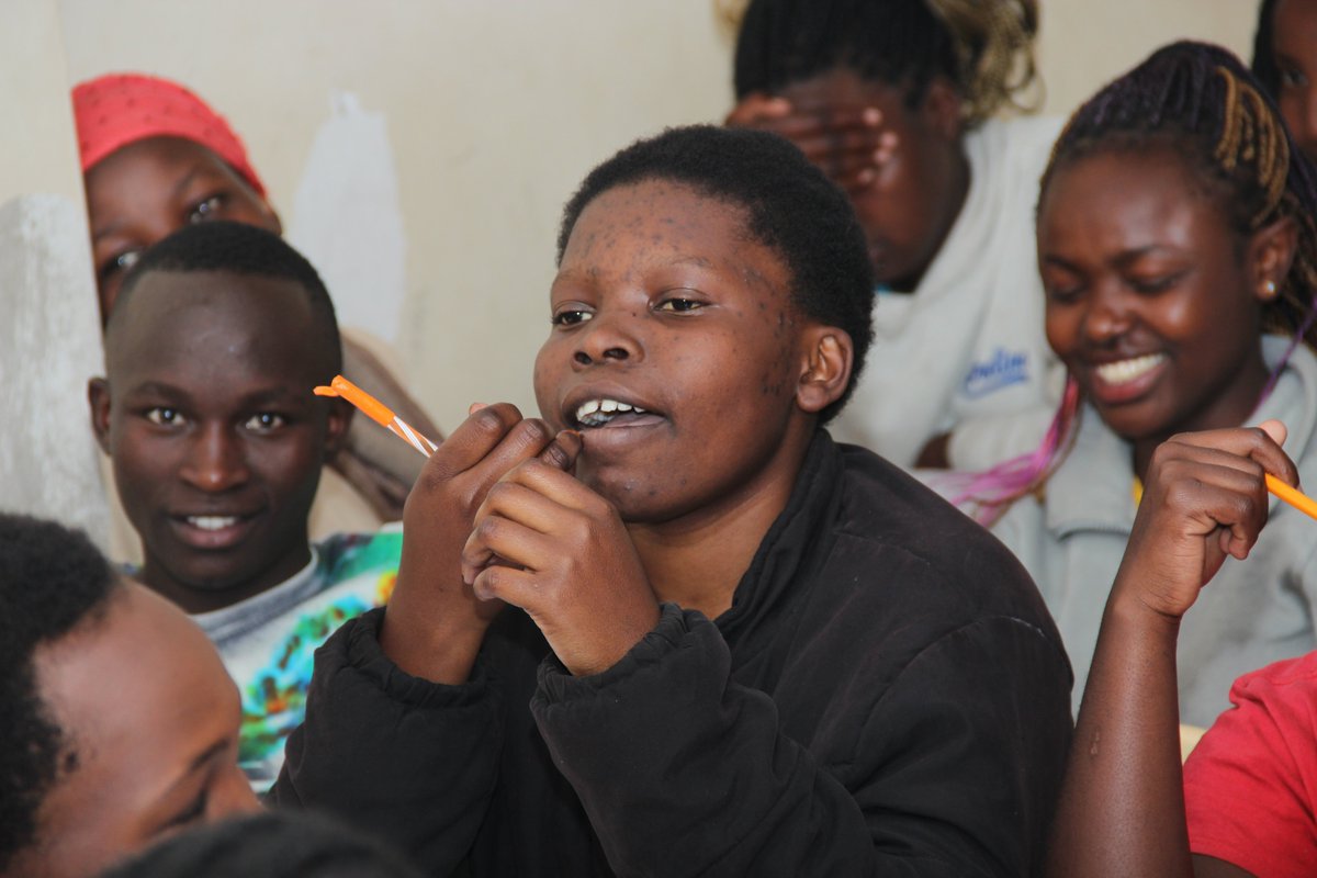 Simamaproject's tweet image. Beyond the books and lessons, this moment captures confidence, connection and growth.

 Together, we continue to nurture not just learners, but confident and resilient young people.
#SimamaProject #Education #Empowerment #SafeSpaces #StudentGrowth