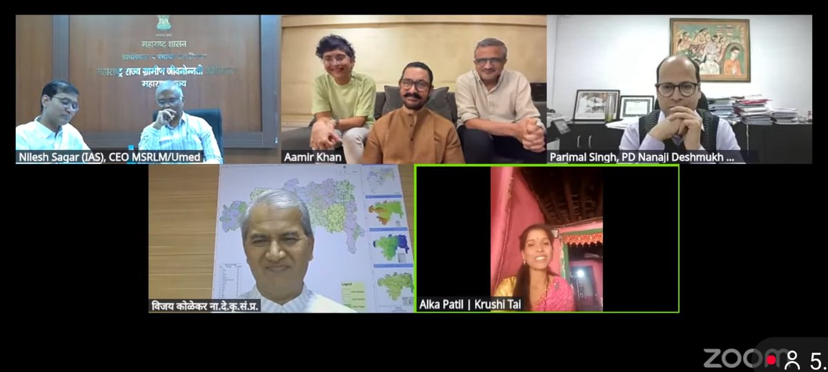 PoCRA_'s tweet photo. महाराष्ट्रात पाणी फाउंडेशन च्या वतीने आगामी फार्मर कपच्या स्पर्धेचे आयोजन व गावातील कृषीताई यांचा त्यात सहभाग वाढवावा यासाठी फार्मर कप संवादआयोजित करण्यात आला.यावेळीअभिनेते अमीर खान,किरण राव,सत्यजित भरकळ तसेच नादेकृसं प्रकल्प संचालक परिमल सिंह,उमेद चे CEO निलेश सागर उपस्थित होते. https://t.co/AlPOpvYc5R