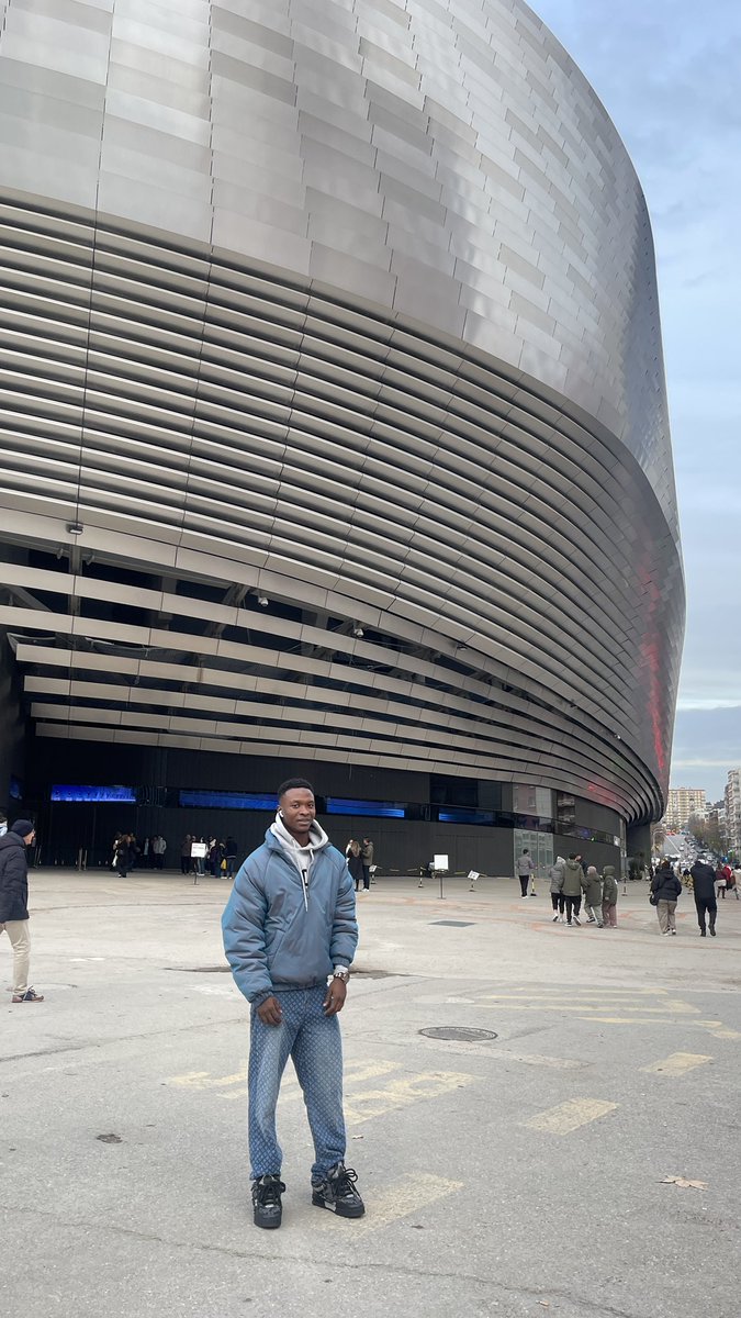 It’s my fourth time in Spain and anytime I see this stadium it’s always same feelings
Just wow what a stadium, don’t know if the dream of playing there is still valid but wow
#santiagobernabeu #Spain