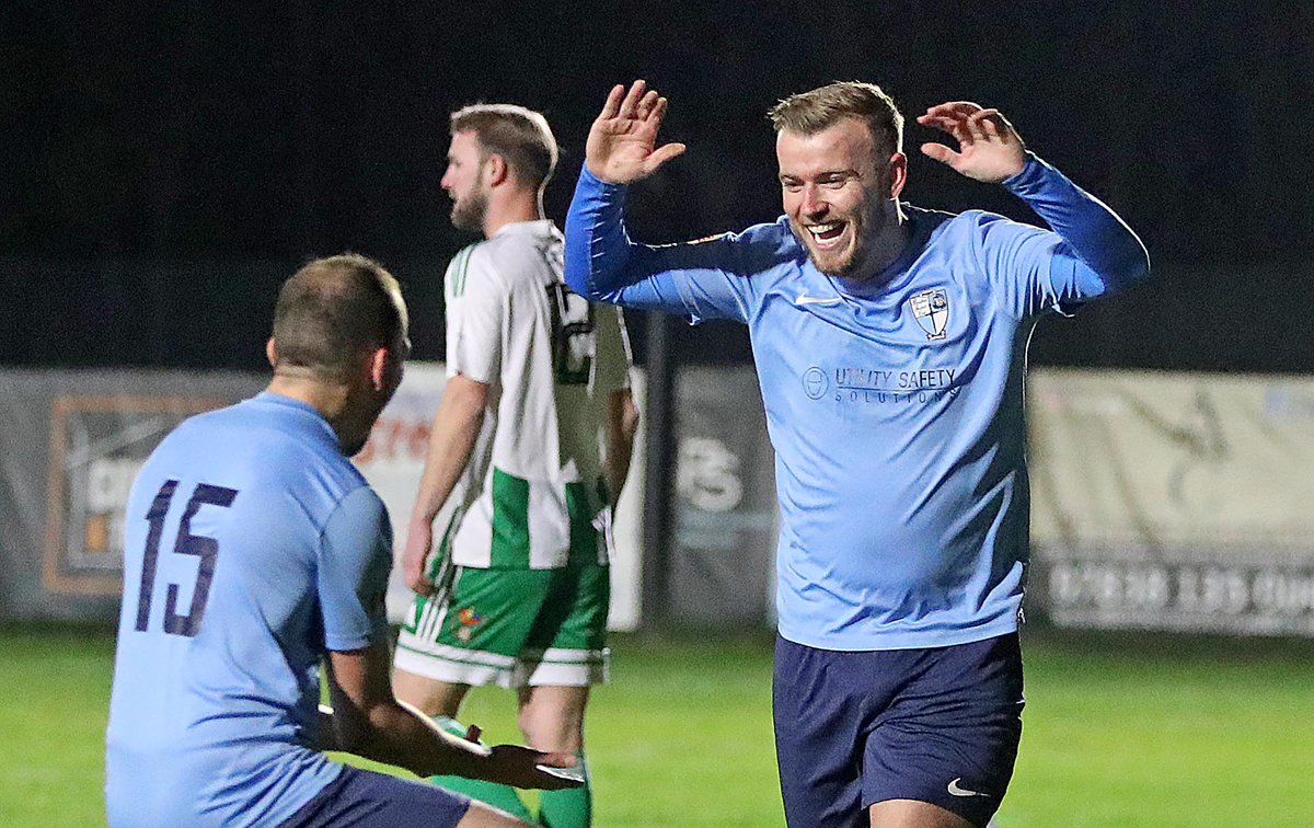 NickyHayesPhotos tweet media