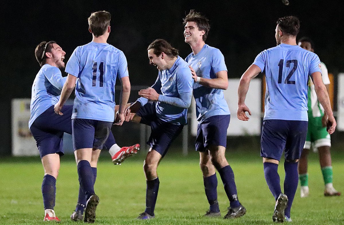 NickyHayesPhotos tweet media