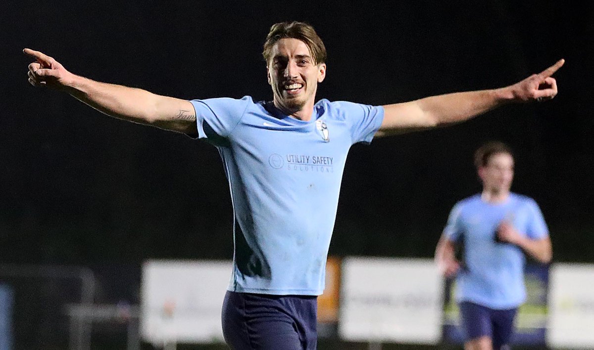 NickyHayesPhotos tweet media