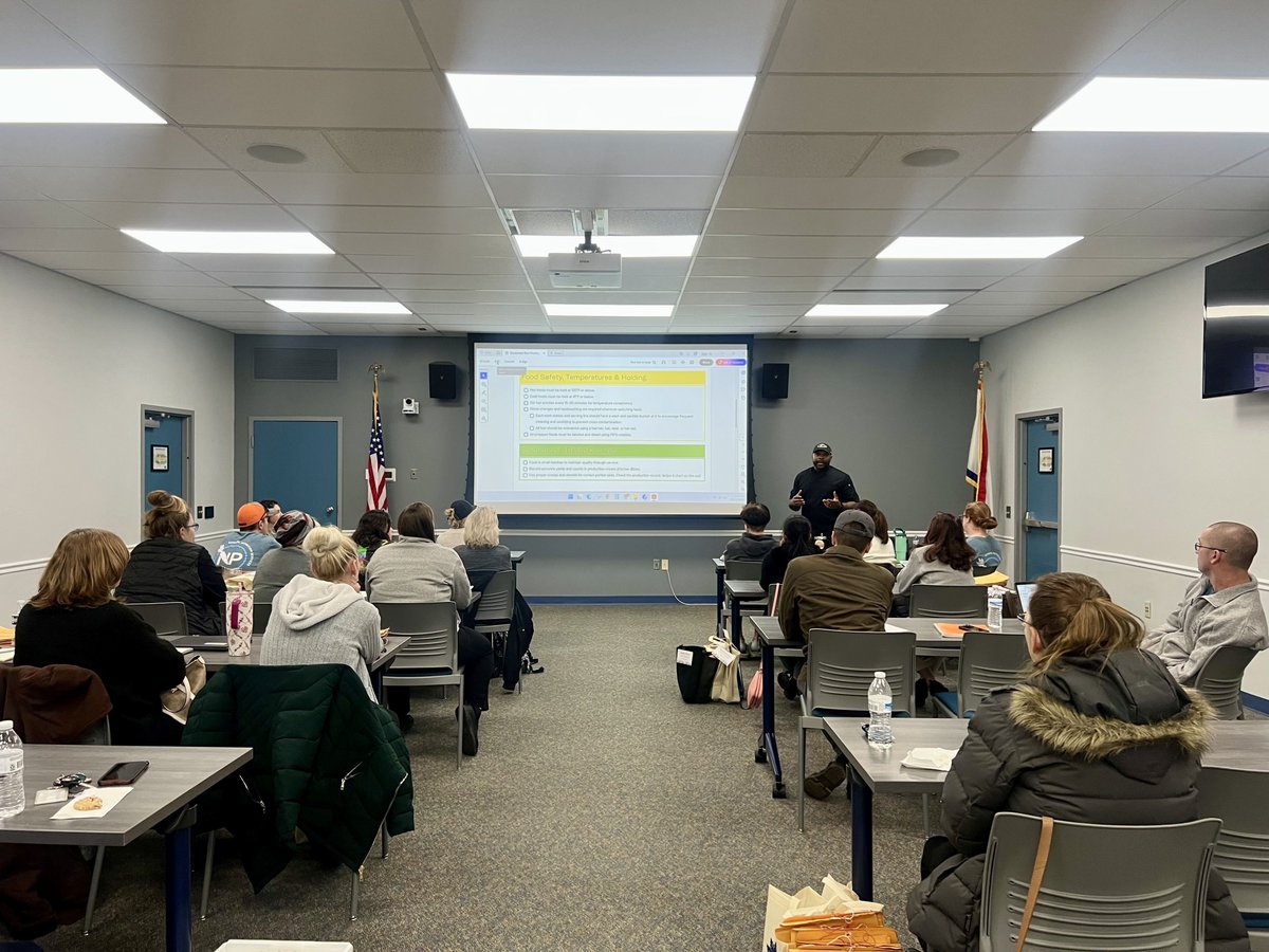 NorthPennSNS's tweet image. At this month's Team Leader meeting, Chef DeShields provided an excellent refresher session on essential kitchen tips and best practices. Prioritizing continuous education ensures our team maintains great quality in their kitchens! 

#LeadershipDevelopment #CulinaryTraining