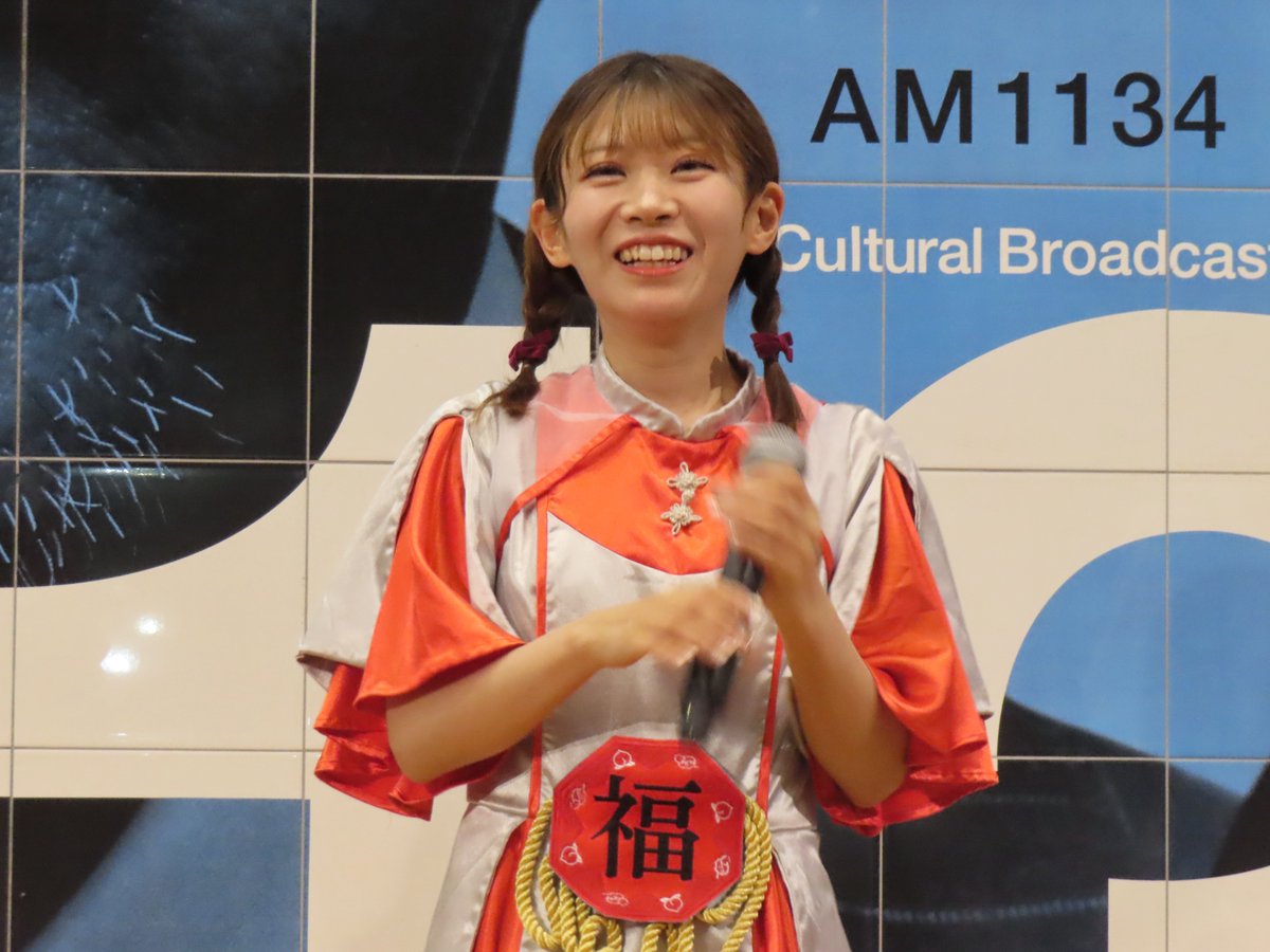 浜松町のゆすちゃん。 こちらは三つ編みで幼さがありました(*´ω