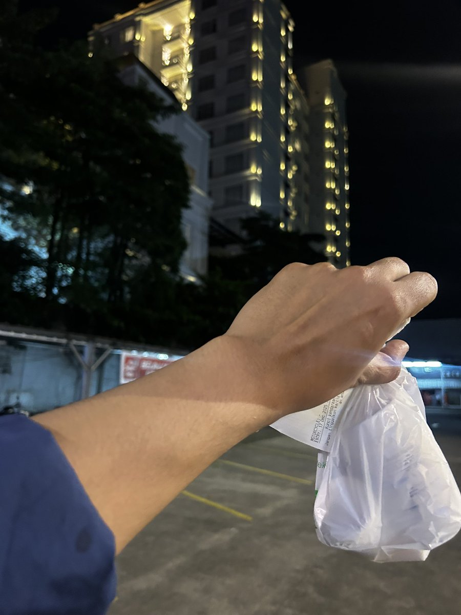 Pergi pake jam
Pulang tinggal kenangan 🥲