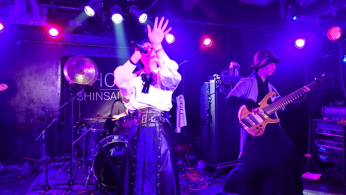 Cerveteriのセトリに かたたかんなのキャラクター描かれてるやん