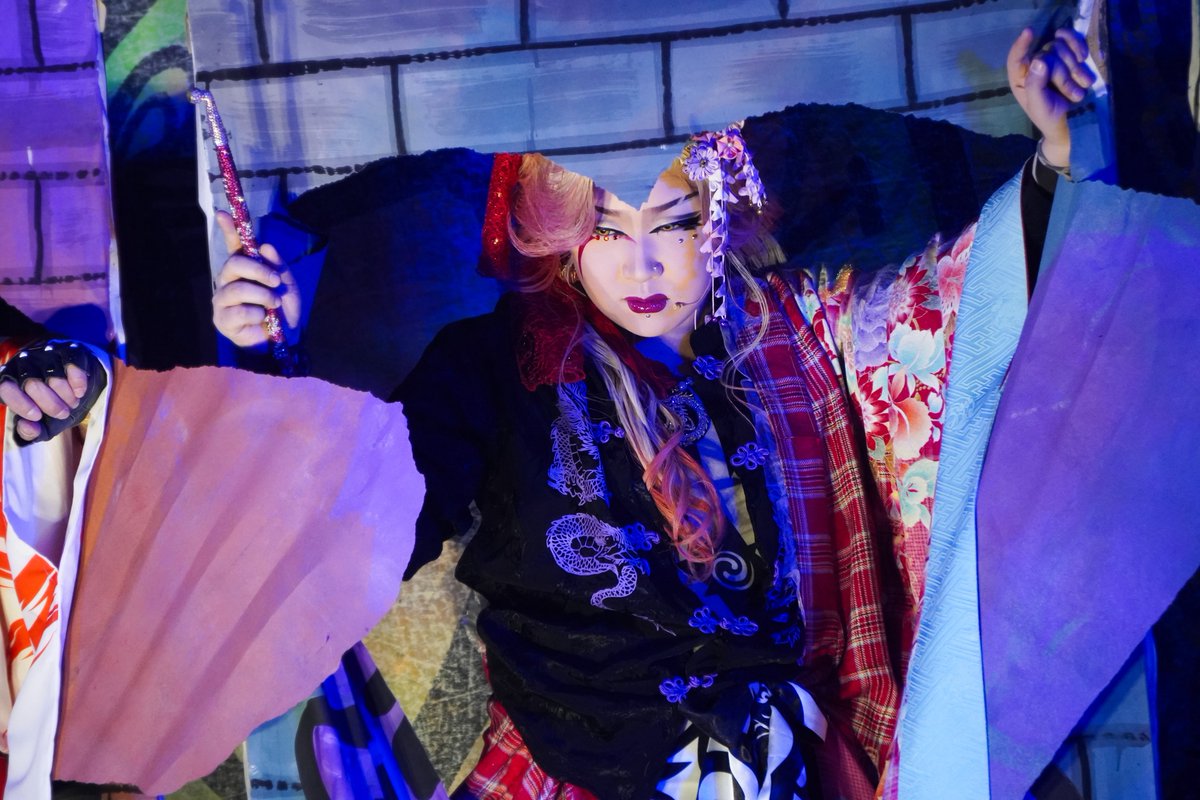 07yrueyio_o's tweet photo. ロック白波
弁天小僧菊之助　#龍魔裟斗 副座長
このお支度がツボすぎて頭から離れない〜…！
2枚目の写真は蹴破りの形がたまたま♡っぽくなってて！魔裟斗さまがおっきいハートの中にいるみたいで可愛くてお気に入りです☺️ https://t.co/AxnHxWEpWw