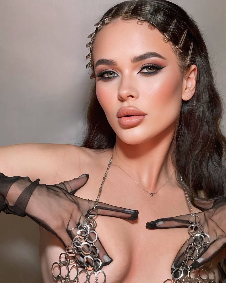 victoriya_club's tweet image. 🎄Merry Christmas!
🎁Bonuses up to 100%

End 2025 single or start 2026 with Morning-star, 28 (ID-440665)?
Swipe &amp;amp; reply “2026 together” to choose correctly   

#ChristmasGift #beautifullady #datingtips #relationship