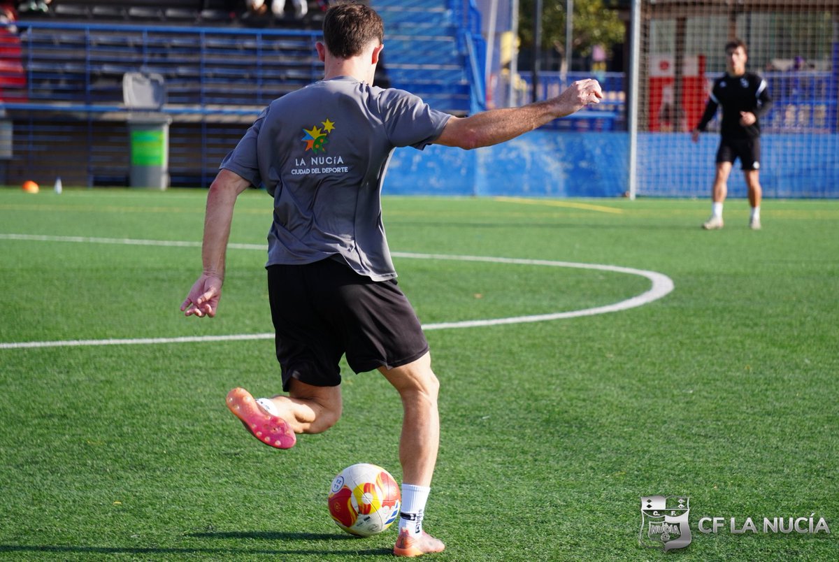 cfnucia's tweet photo. 🔴🅒🅕🅛🅝🔴

𝗘𝗡𝗧𝗥𝗘𝗡𝗔𝗠𝗜𝗘𝗡𝗧𝗢 | 🏋️‍♂️

@albertoespeso98 💫

🔜 @canteragranota 🆚

#JuguemosAlRojo ♥️

#ADNucía 🧬 
#LaNucíaCiudadDelDeporte https://t.co/WM3I5JfWUi