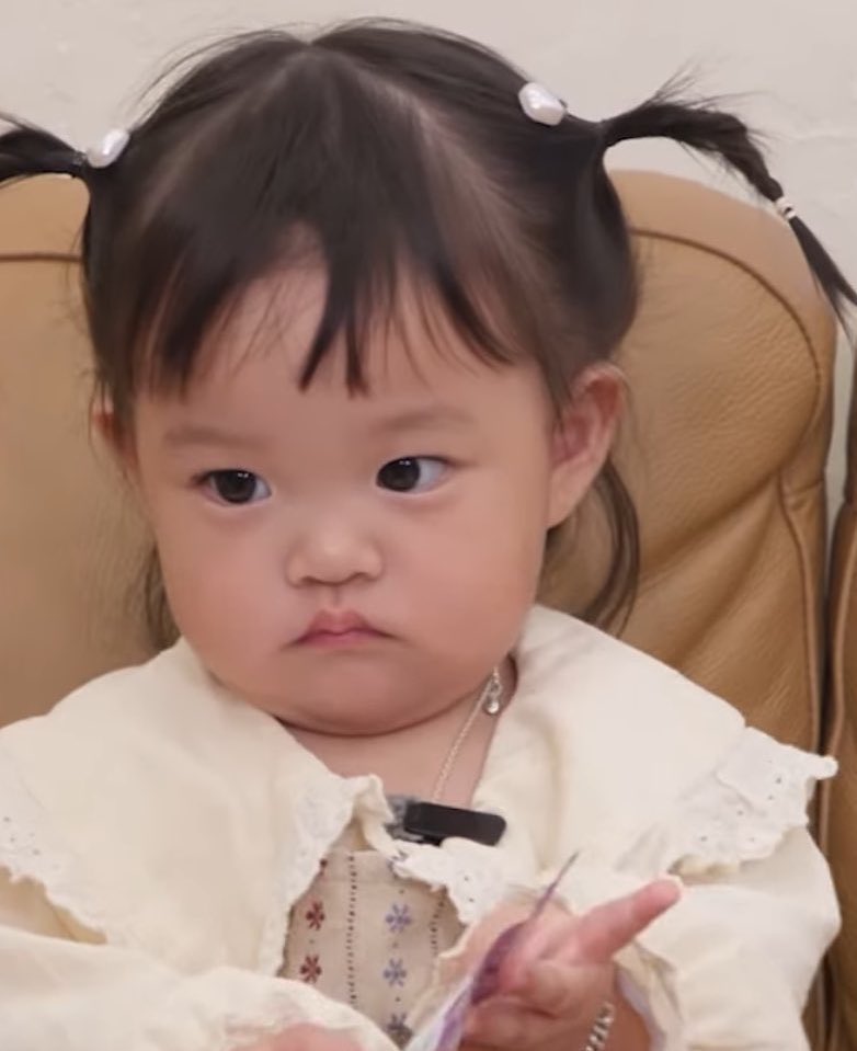 แยกไม่ออกเลยว่าใครแก้มอ้วนกว่ากัน