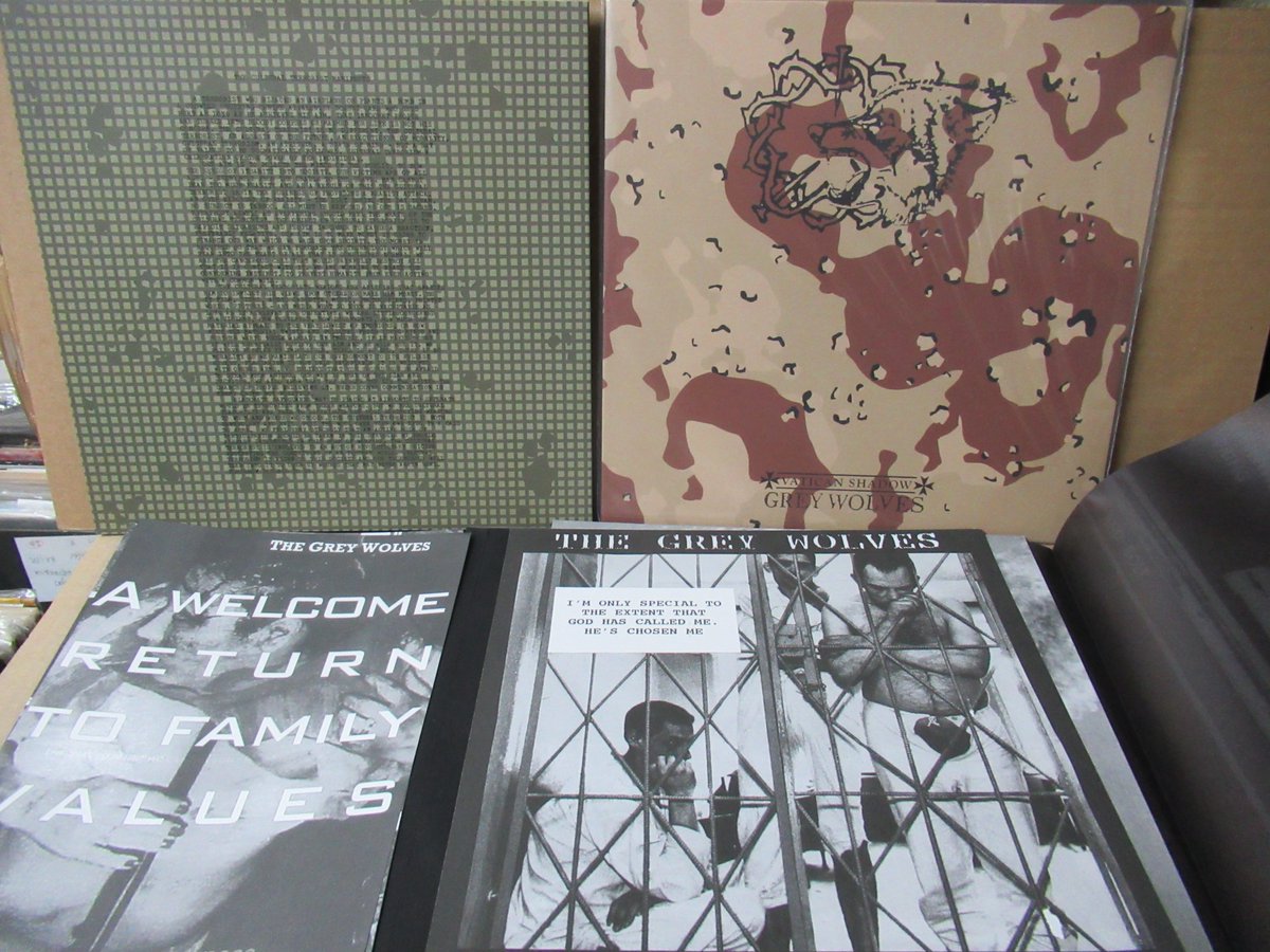 どう？無茶豪華じゃないのこのPoster &amp; Booklet Insert.これがT.G.W.+ Vatican Shadow LPだ歴史的なブツと言っても良い。