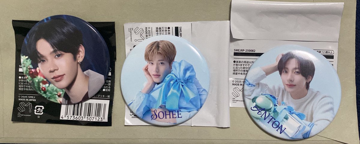 ts331d's tweet image. RIIZE POP UP クリスマス　交換　ラントレ　トレカ　缶バッジ

譲:画像
ショウタロウ、ウンソク、ソンチャン、ソヒ、アントン

求:ウォンビン、ウンソク

博多〜天神での手渡し優先
2/1のSMT、2/21〜23東京ドームでも手渡し可能