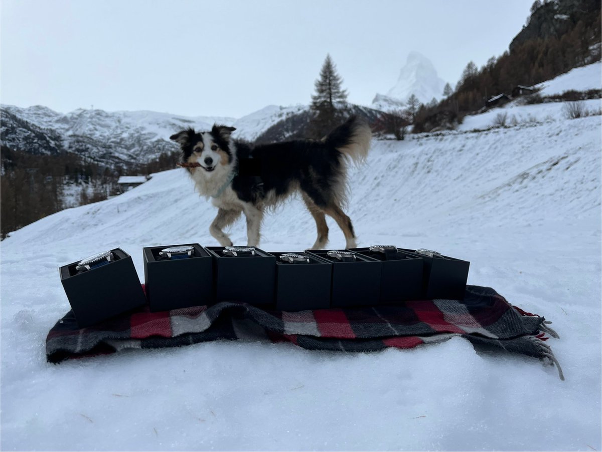 johnstontony's tweet image. 10 ‘Sol’ watches under the Christmas tree this year 🎄🎅🏼

Charged today on [near] the Matterhorn 

Forever infused with heart &amp;amp; soul, and the energy of the mighty mountain

Sol watch. Switzerland 

#Zermatt #SwissMade #Solar #Watch #Watches🇨🇭☀️⌚️🏔️🙏🏼