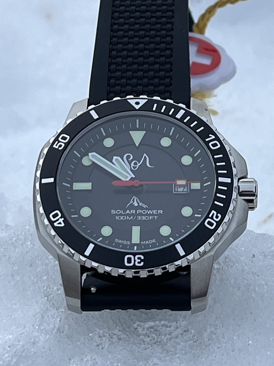 johnstontony's tweet image. 10 ‘Sol’ watches under the Christmas tree this year 🎄🎅🏼

Charged today on [near] the Matterhorn 

Forever infused with heart &amp;amp; soul, and the energy of the mighty mountain

Sol watch. Switzerland 

#Zermatt #SwissMade #Solar #Watch #Watches🇨🇭☀️⌚️🏔️🙏🏼