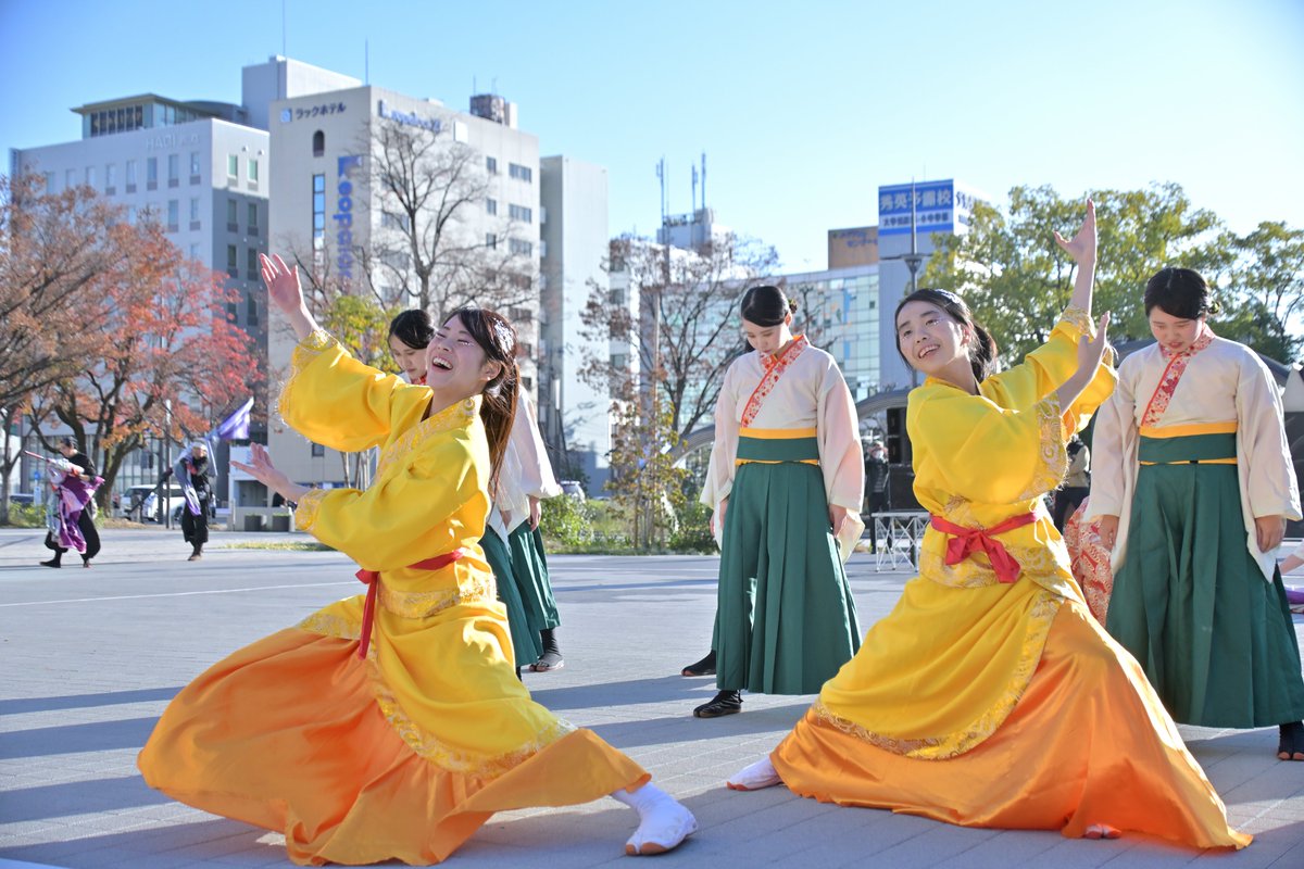 to_kurata's tweet photo. 第21回 四日市よさこい祭
 2025年11月30日
市民公園会場
#華羅紅 京炎そでふれ！華羅紅 ② https://t.co/7p1UCXuU8v