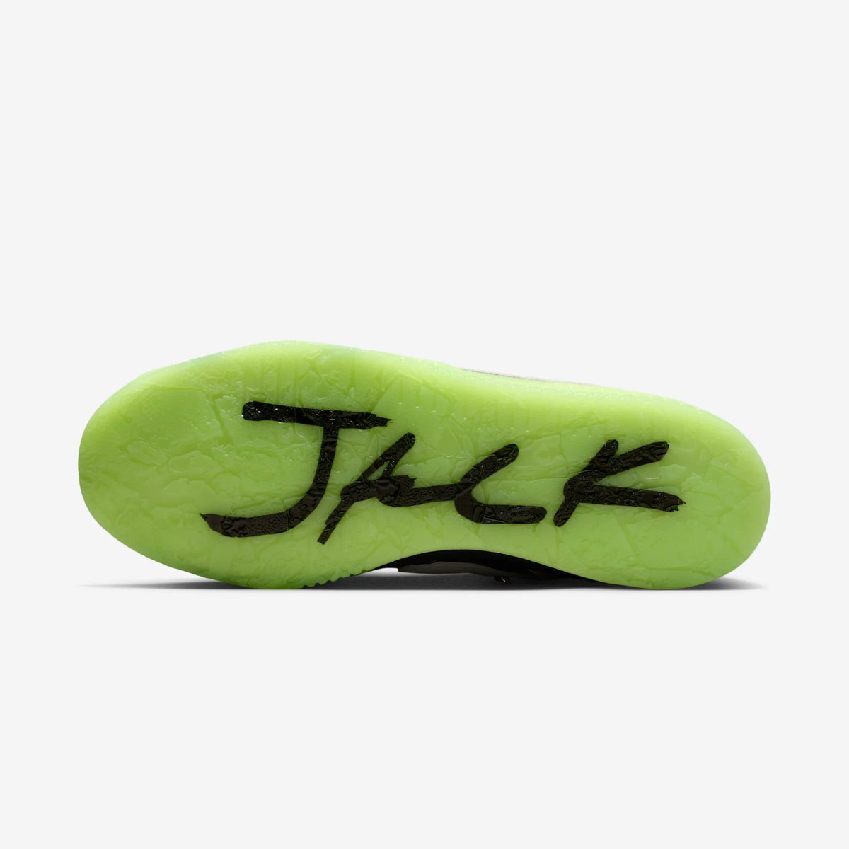 SNKR_TWITR tweet media