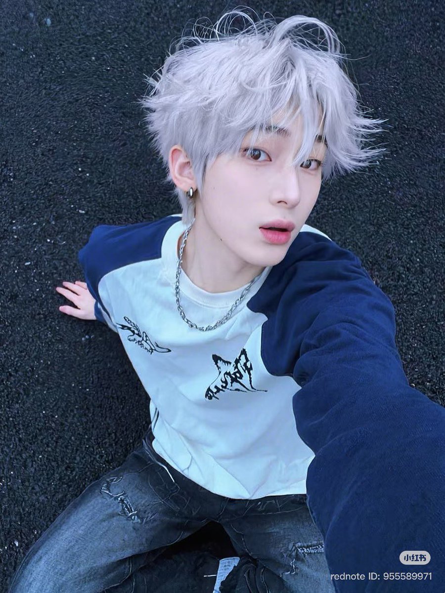 msundeayy's tweet photo. 갑자기 은발 개땡겨 썬 프로스트 보고싶음 https://t.co/NoPIPwWsIX