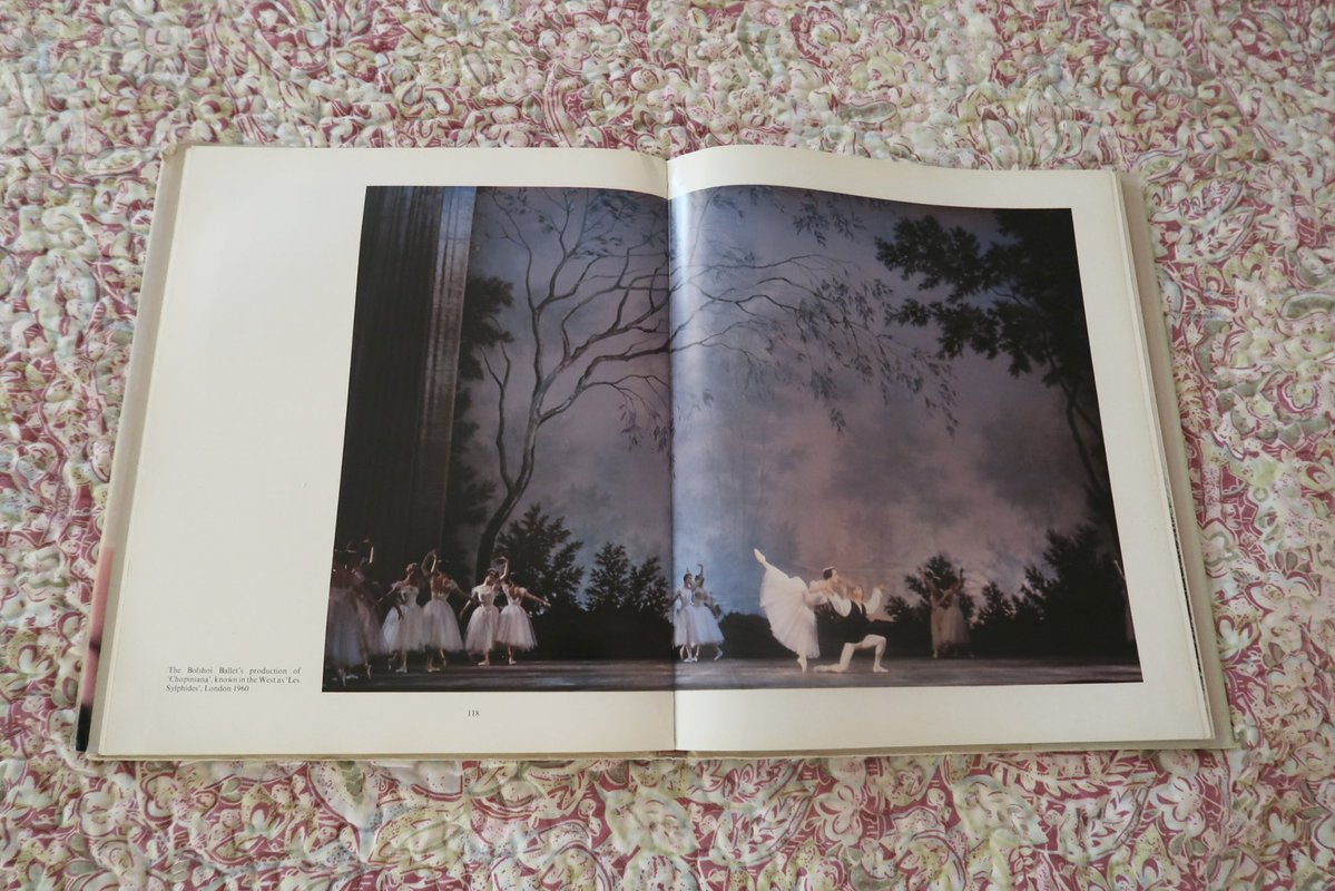 hrstylearchive's tweet image. A little thread of “A History of Ballet and Dance” by Alexander Bland 🩰