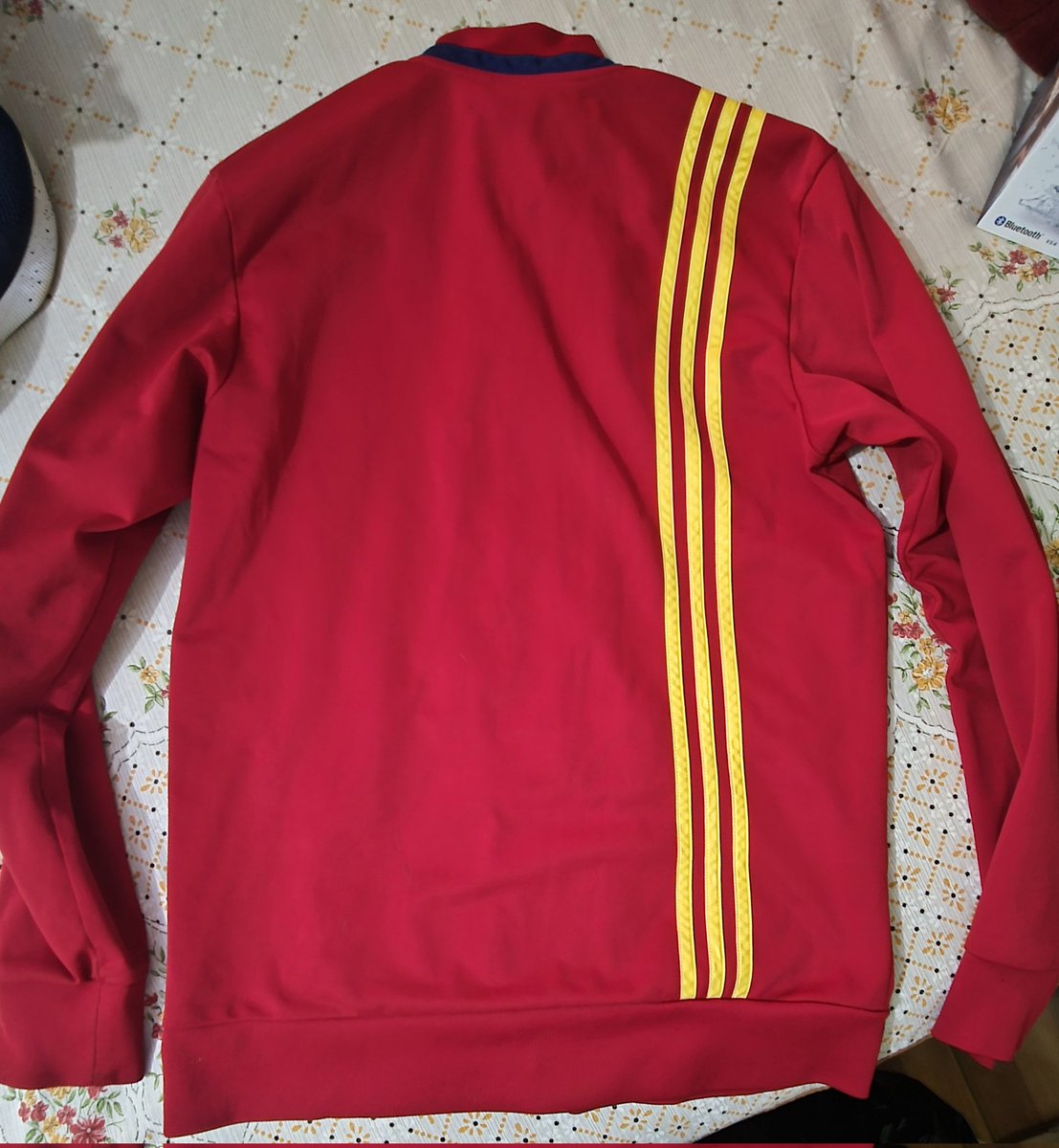 Sigue las ventas para mi Tratamiento de Artritis Reumatoide... Detalladamente 
JBL CHARGE 6 x 900 mil
Campera Cerro Porteño Tamaño S/P 250 mil
Campera España Tamaño M  150 mil
Camiseta Retro Puma Tamaño S 200 mil
Camiseta Nike CCP etiqueta Dorada 250 mil
Mochila Adidas 70 mil