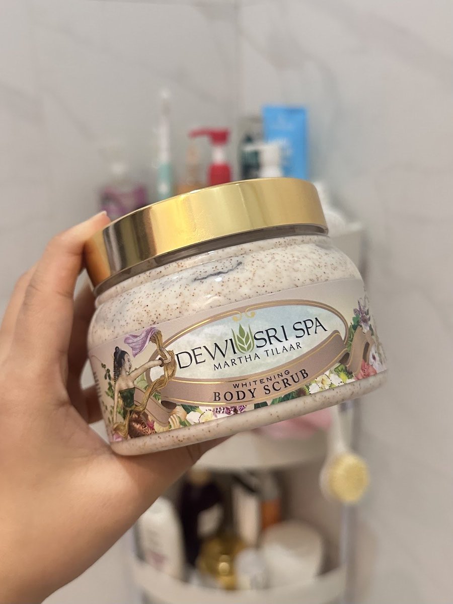 nocturnalcutie's tweet photo. lulur dewi sri spa>>>>>

smells like you are on spa room, it has lemongrass scent🍋 https://t.co/2strVl6O4T