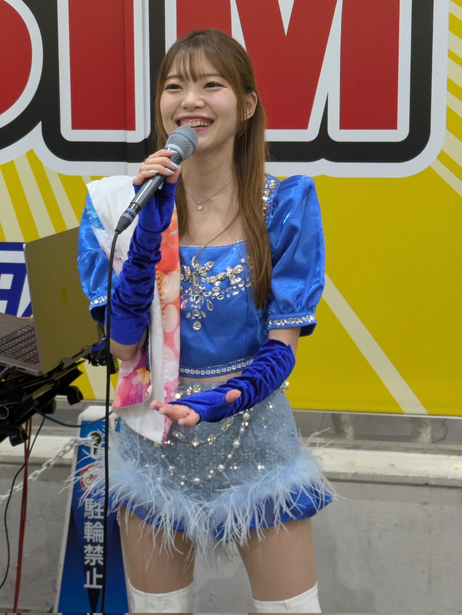 カメちゃん 難波商店街 #crescentの花