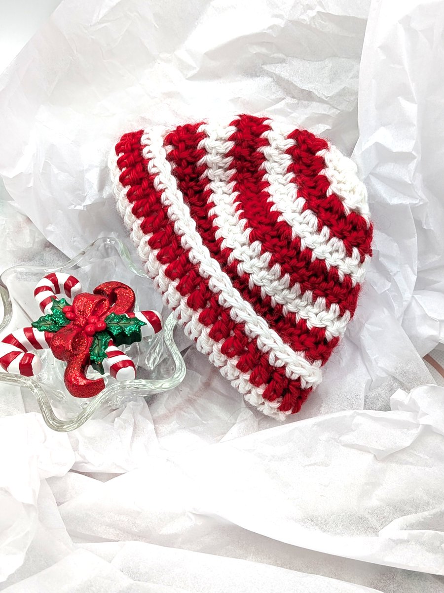 ImagineThatBaby's tweet image. Red and White Striped Beanie for Baby #baby #beanie #striped #ChristmasBaby etsy.com/listing/163362…