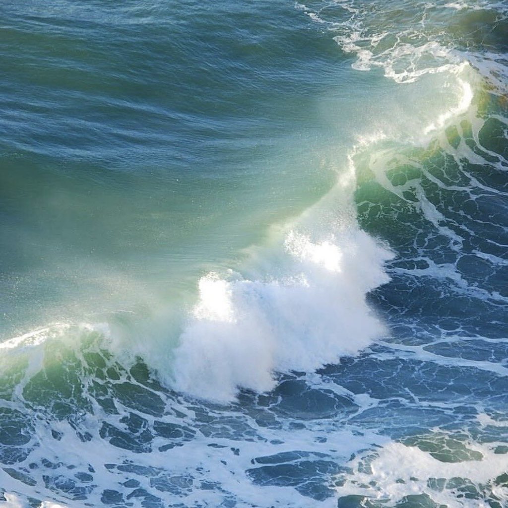 earthcurated's tweet photo. — the beauty of sea waves 🌊 https://t.co/xRZhozxqoX
