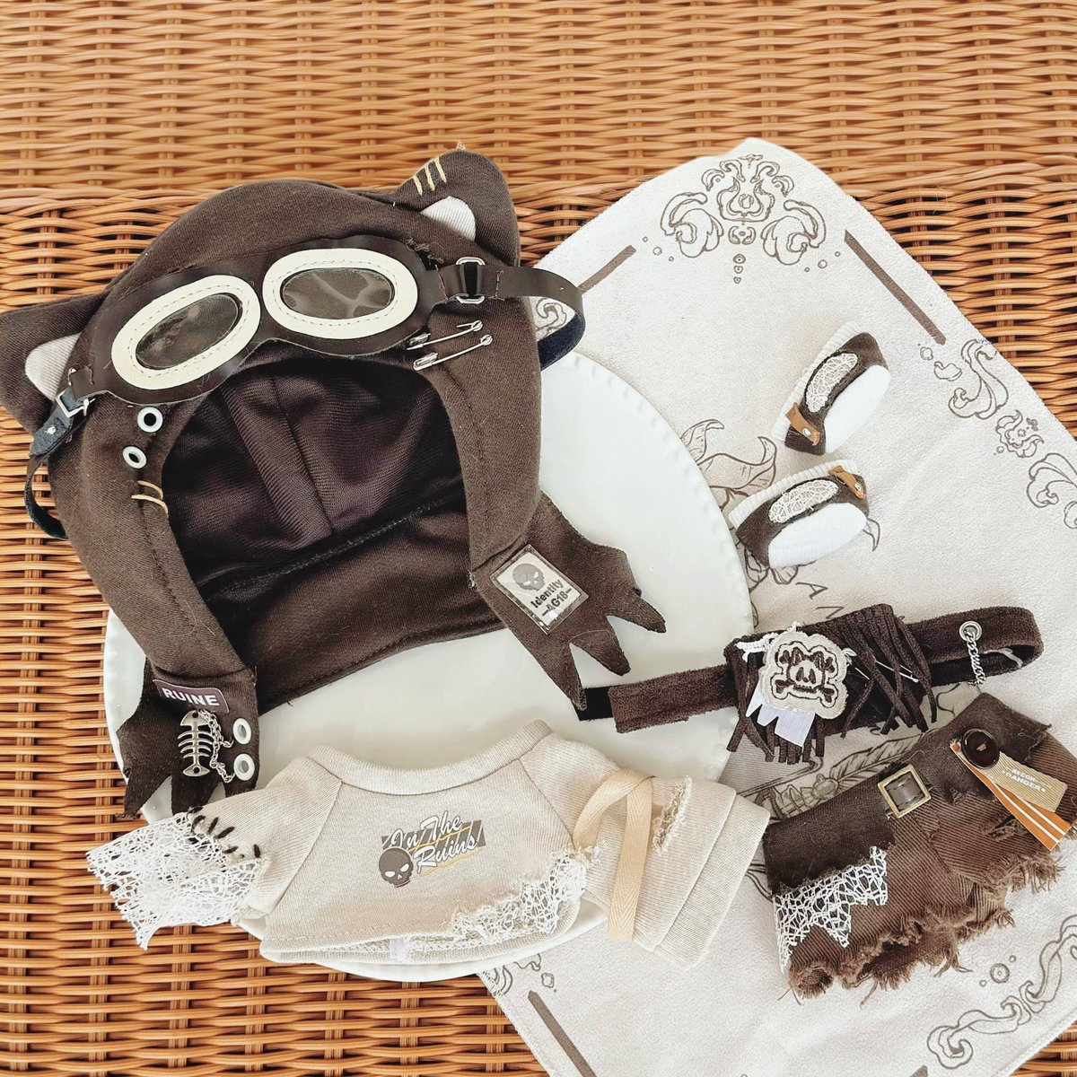 20cm 無属性 ぬいぐるみ用 お洋服【废土】
¥2,680

candymoonii.com/products/51972…

#無属性ぬい #推し活 #ぬい服 #ぬいぐるみ #ぬい活 #ぬい撮り #JPぬい #綿人形