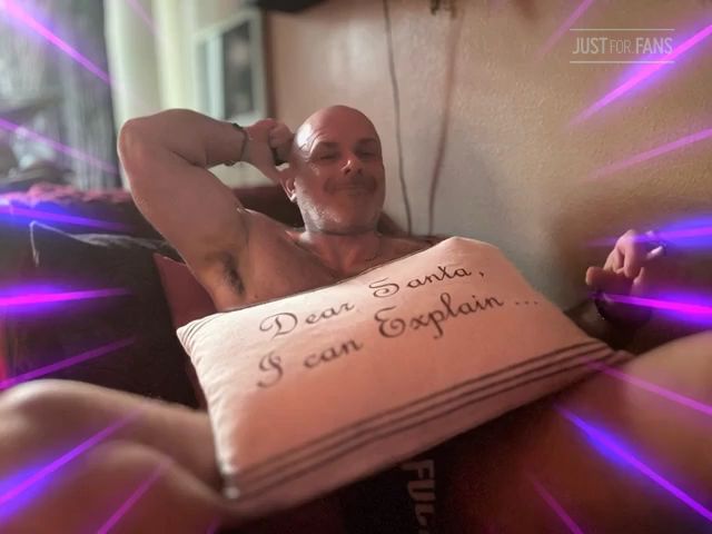 wooof...

See this and more at:
justfor.fans/darkdaddybear0…