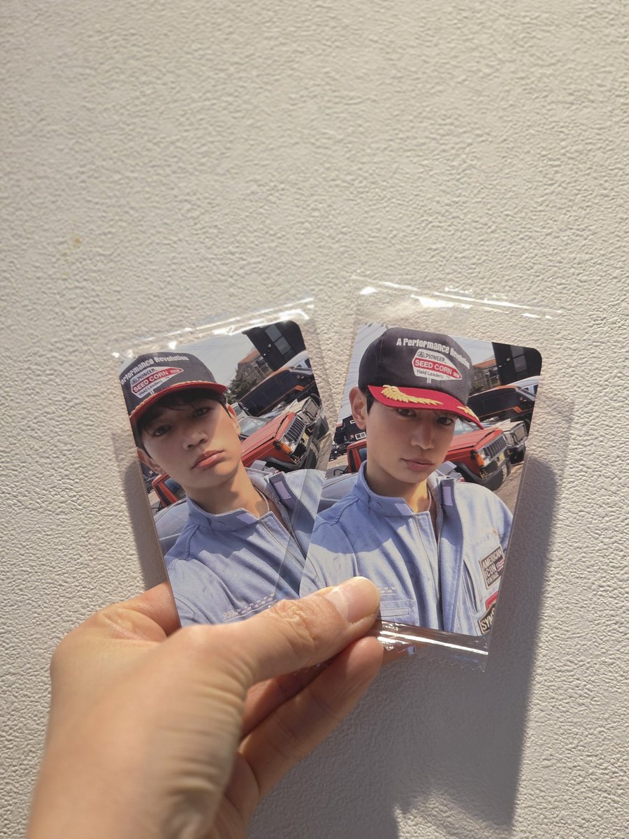 SH15ee's tweet photo. 우리 미남 셀피 많이 늘었네 https://t.co/jzSsre1m3i