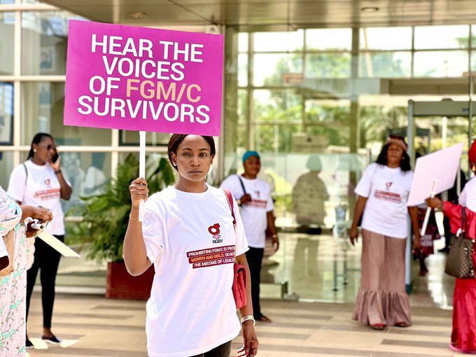 The Supreme Court case on #FGM in 🇬🇲 has begun under a year before elections. 

Religious leaders frame FGM as “Islamic” while promoting the lawyer (a presidential candidate)  challenging the ban,  as a “good Muslim”

FGM is NOT Islamic &amp; Women’s  bodies are not political tools.