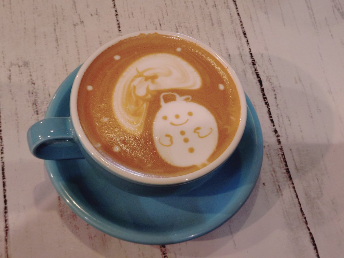 うまく撮れなかったけれど世界一かわいいカプチーノを飲んできました☕

https://t.co/kJJQZoAPd8 