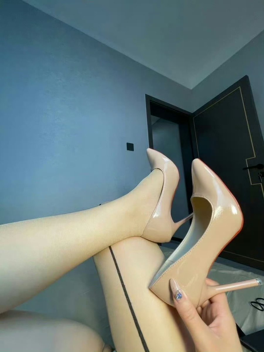 Kelly Watson tweet media