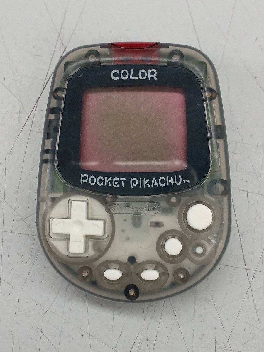 本日はポケットピカチュウカラーが入荷です！ 液晶がカラーになった