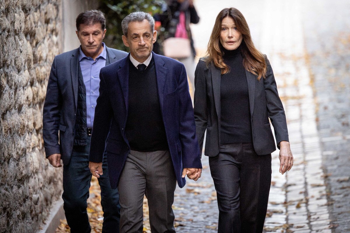 humanite_fr's tweet image. Fausse rétractation de Takieddine : le PNF requiert un procès contre Nicolas Sarkozy, Carla Bruni et Mimi Marchand 

➡️ l.humanite.fr/KoC