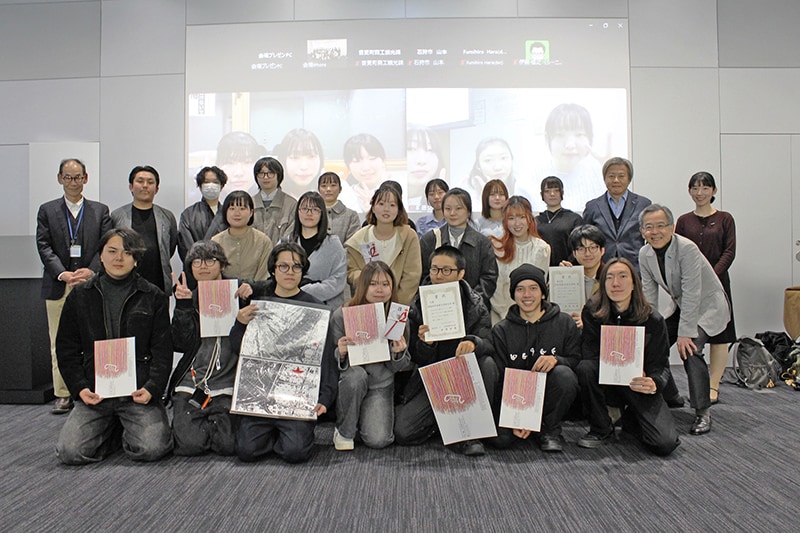 受賞作品はクリティカル・サイクリング展で再演（なのでフライヤーを掲げています）　criticalcycling.com/exhibition/