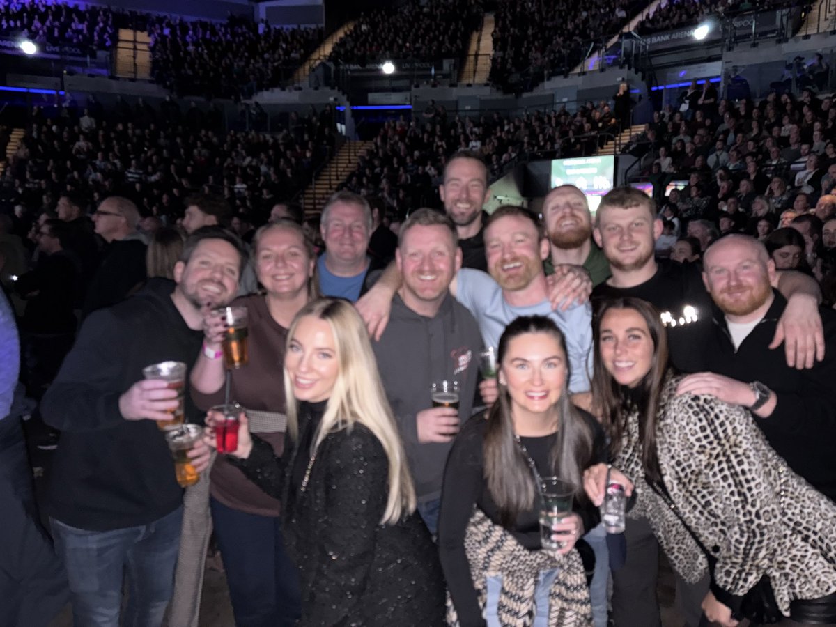 mjskinley's tweet photo. @stereophonics  class as always!! Boss night https://t.co/B54z6elVnG