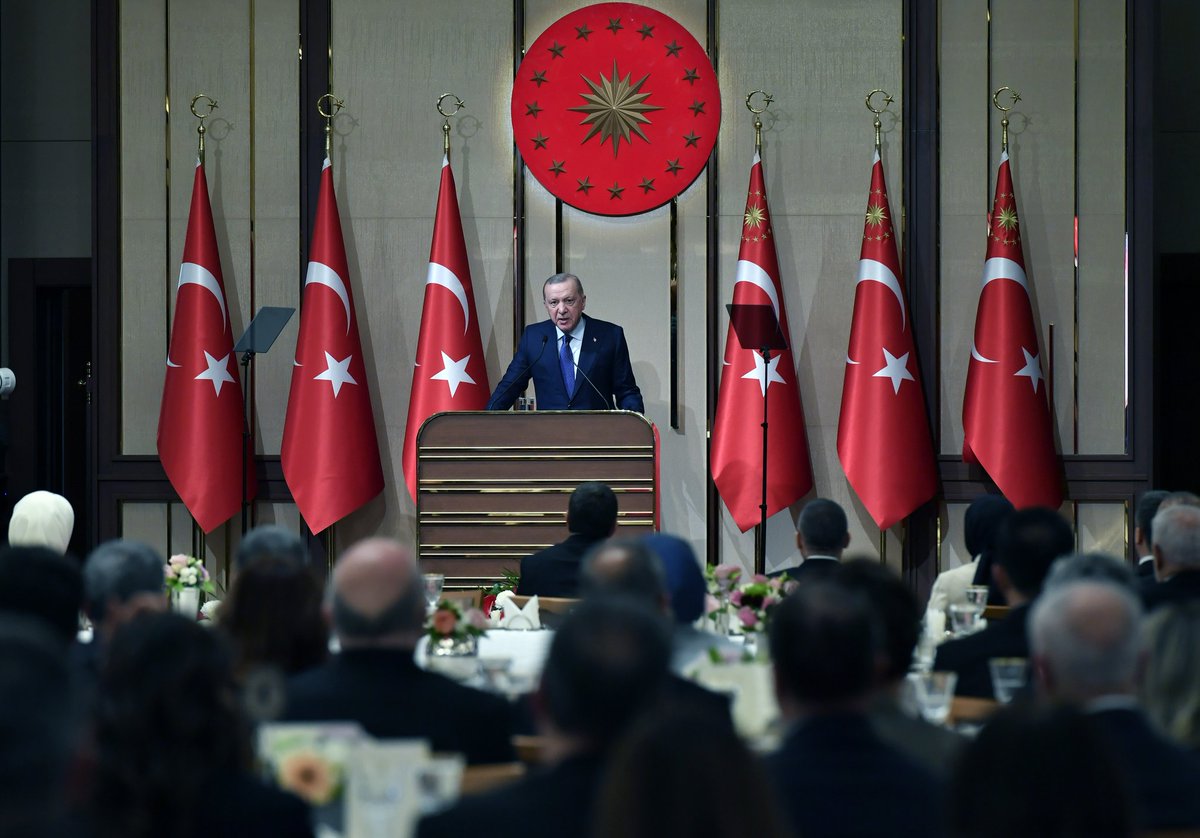 Cumhurbaşkanımız Sayın <a href="/RTErdogan/">Recep Tayyip Erdoğan</a> 16. Büyükelçiler Konferansı’nda gerçekleştirdiği hitabında FETÖ ile mücadelenin önemini vurguladı:

“15 Temmuz darbe girişiminin faili FETÖ'nün yurt dışındaki uzantılarıyla mücadeleyi aynı kararlılıkla devam ettirmeliyiz.

Türkiye düşmanlarının